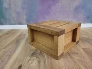 Entdecke unseren passenden Beistelltisch zu unseren bodentiefen Doppelbetten