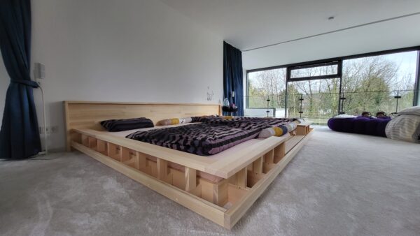 Co Sleeping Bett 270x200 – Eckansicht links mit Rausfallschutz – LUGANO