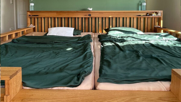 Familienbett 240 x 200 WEGGIS – Frontansicht mit Rausfallschutz