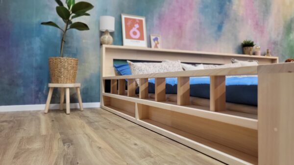 XXL Bett 270x200 – linke Seitenansicht mit erhöhter Sicherheit durch Rausfallschutz