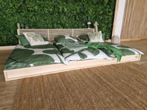 Familienbett 300x200 aus Massivholz – Titelbild vom Modell KÜSSNACHT