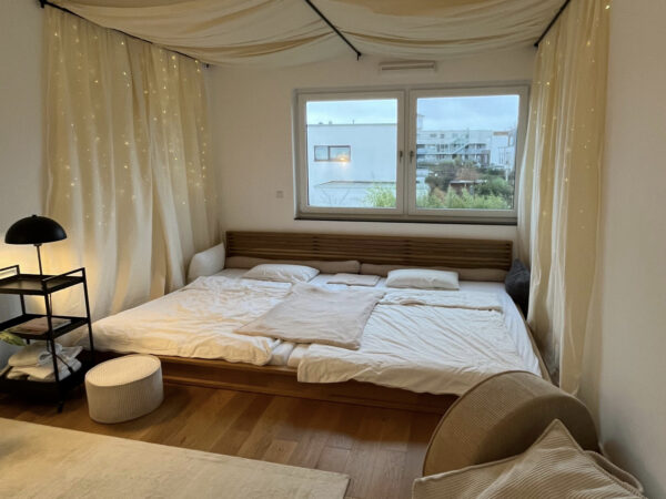 Familienbett 320x200 aus Massivholz – Titelbild vom Modell KÜSSNACHT