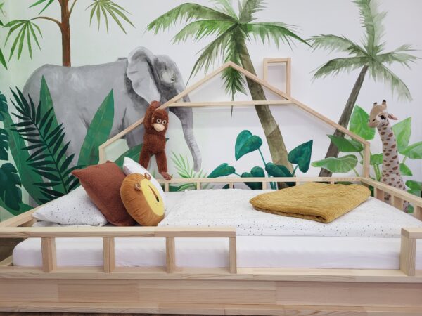 Montessori Bett mit Rausfallschutz – Vorderansicht Modell AMSTERDAM