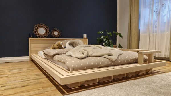 Boden Bett mit Rausfallschutz 180x200 – rechte Seitenansicht