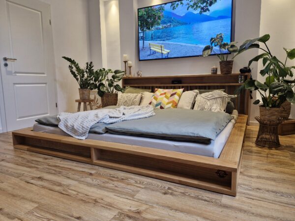 bodenbett doppelbett 160x200 WEGGIS rechte Seite aus massivem Holz