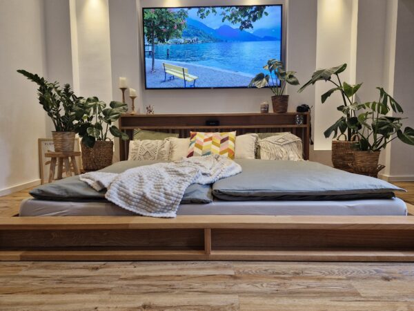 bodenbett doppelbett 160x200 WEGGIS Vorderansicht aus massivem Holz