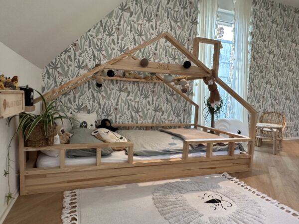 hausbett 100x200 mit rausfallschutz – vorderansicht links