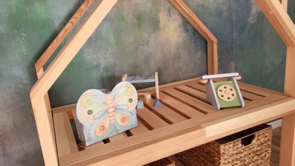 Montessori Regal Massivholz mit stabilem Regalboden