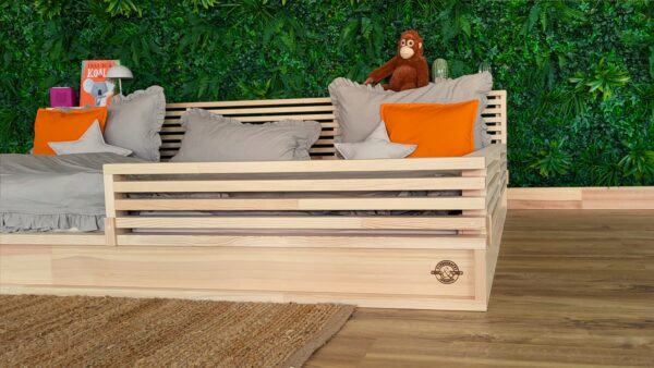 Rechte Seitenansicht Familienbett 270x200 mit Rausfallschutz – Modell KÜSSNACHT