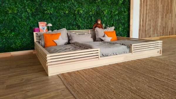 Familienbodenbett 300x200 mit abnehmbarem Rausfallschutz – Modell KÜSSNACHT